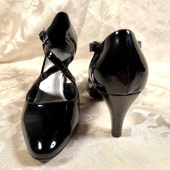 Covington Black Patent Leather Cross strap Pumps - Picture 2 of 3